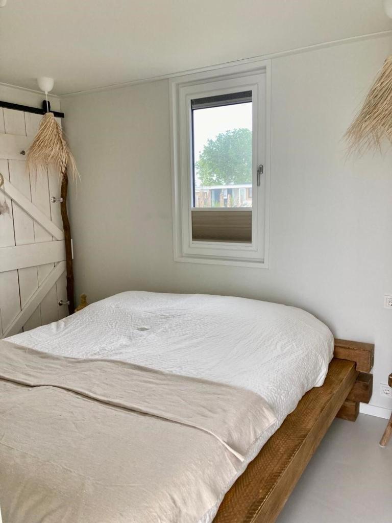 Chalets Vakantiepark Schouwenduin برغ هالمستاد الغرفة الصورة